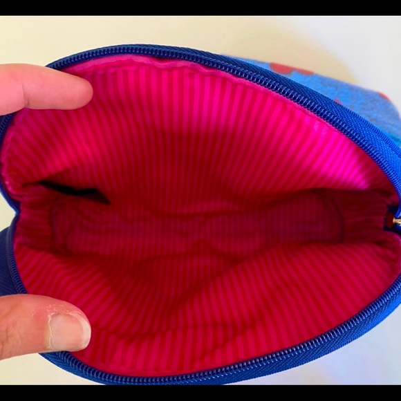 2 Victoria’s Secret zip bag/purse/pouch - Picture 2 of 2